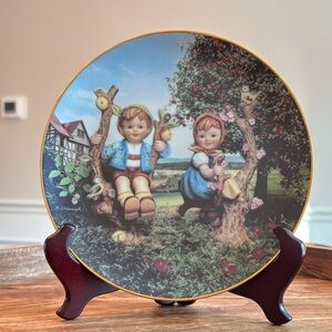 Hummel “Apple Tree Boy & Girl” collector’s plate